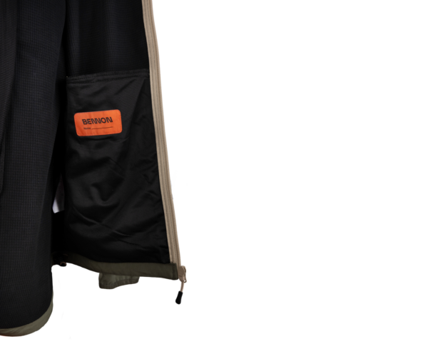 518962_0954180050_FORCE_Jacket_green_sand_12.png